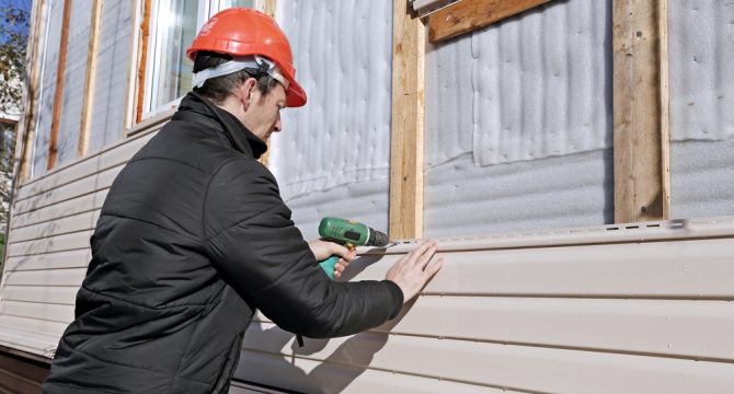 Featured image for post: Top 8 Causes of Vinyl Siding Problems and How to Avoid Them
